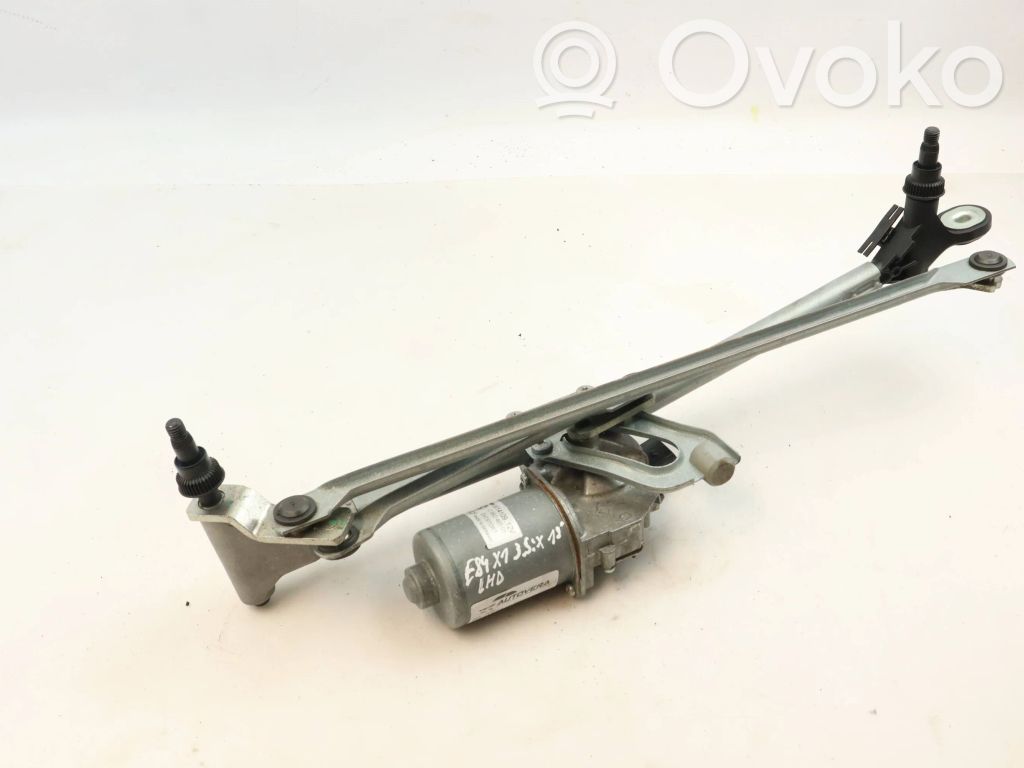 BMW X1 E84 Wiper motor 