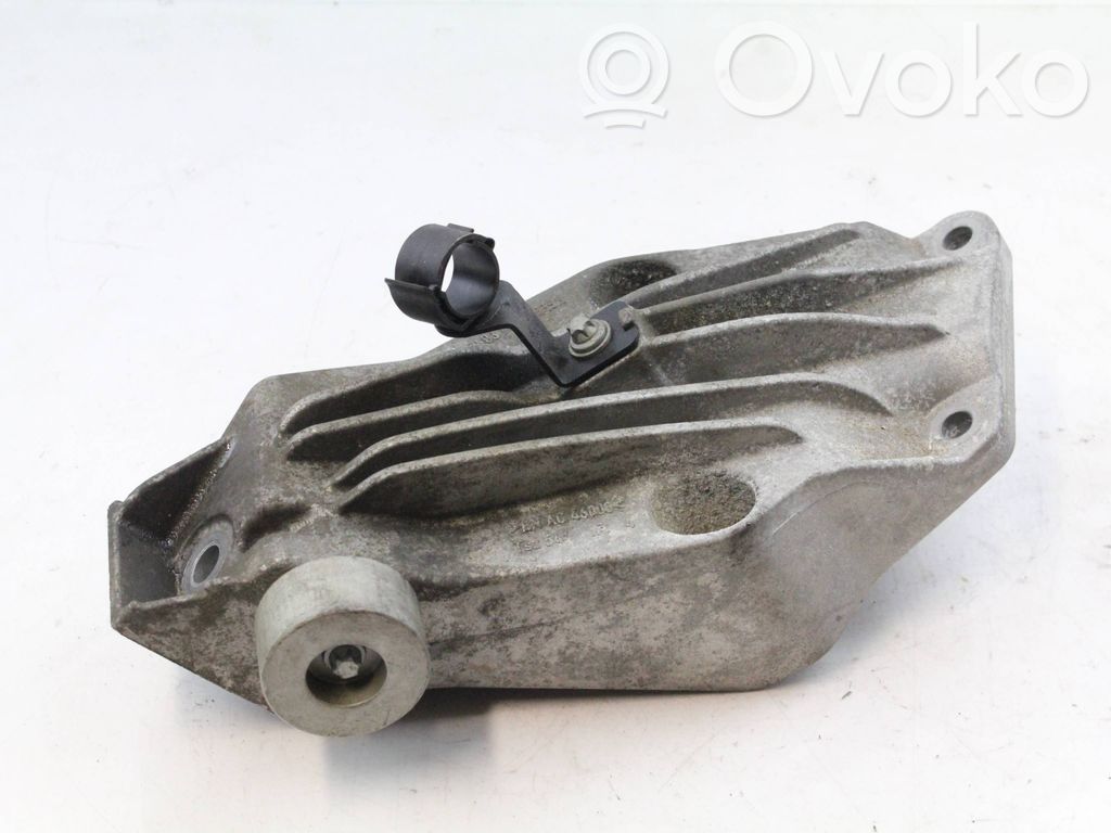 Engine mounting bracket   6861559,22116861559