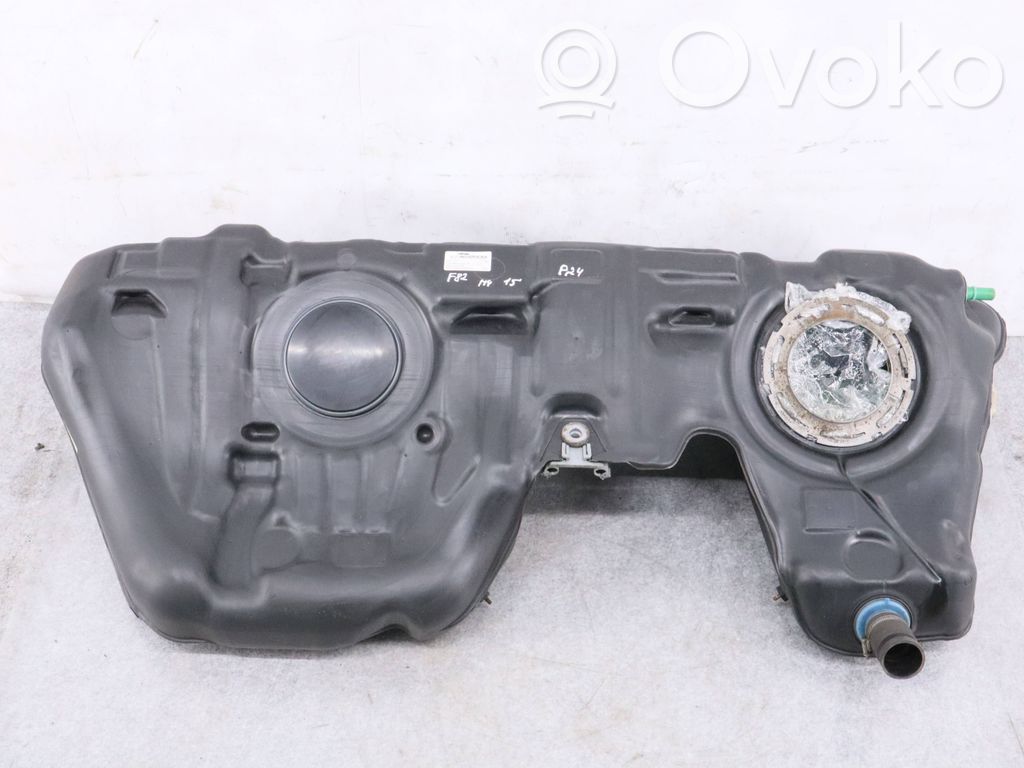 BMW M4 F82 F83 Zbiornik paliwa 