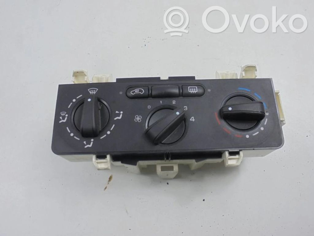 Peugeot 1007 Air conditioning/heating control unit 