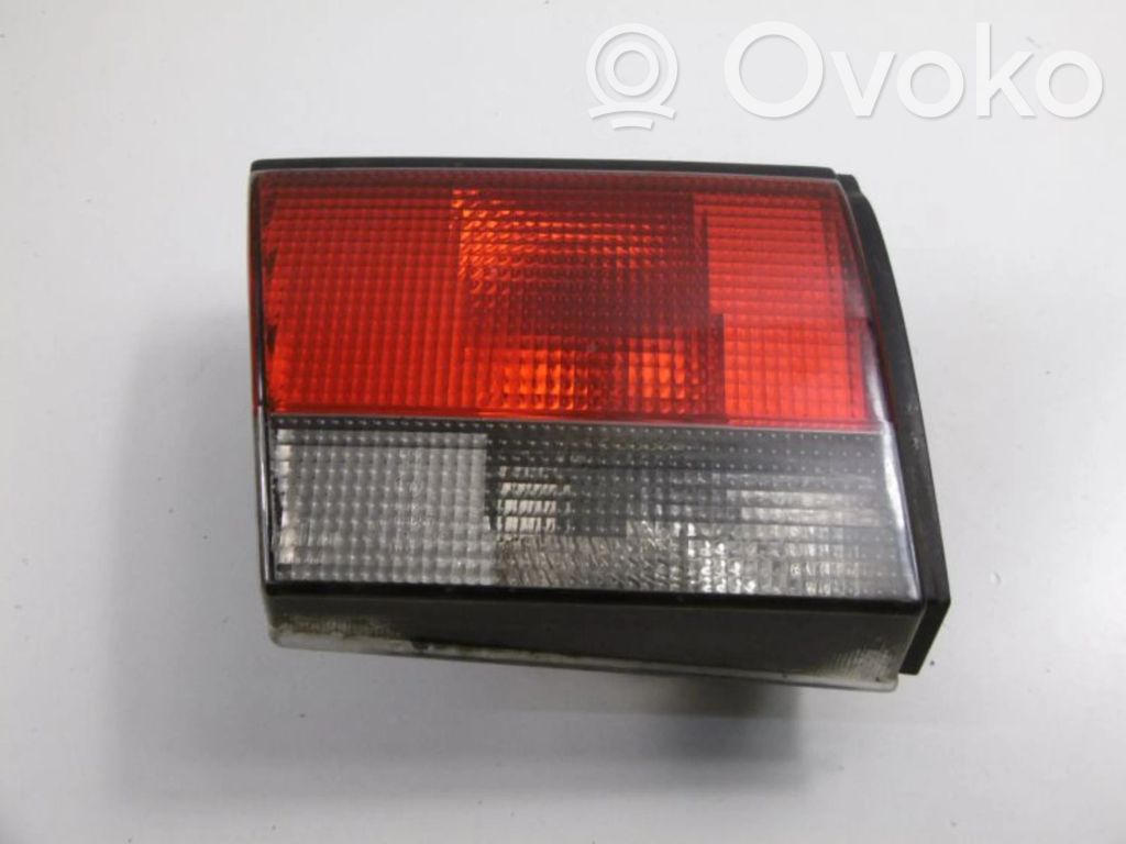 Saab 900 Aizmugurējais lukturis virsbūvē 