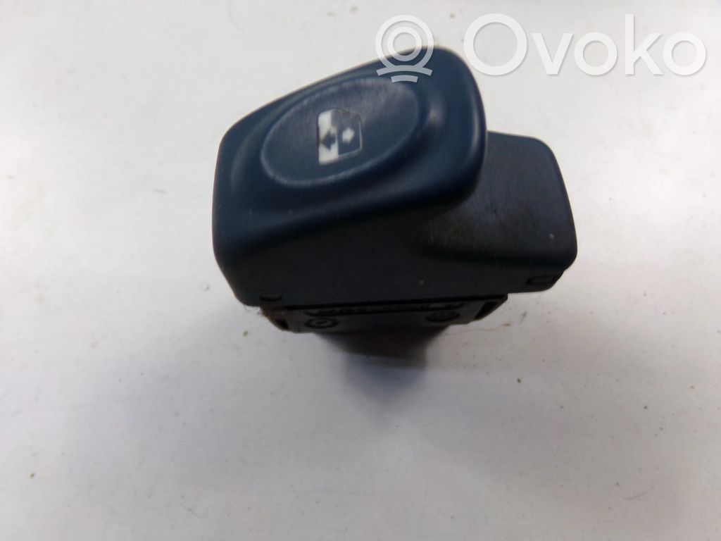 Renault Twingo I Electric window control switch 