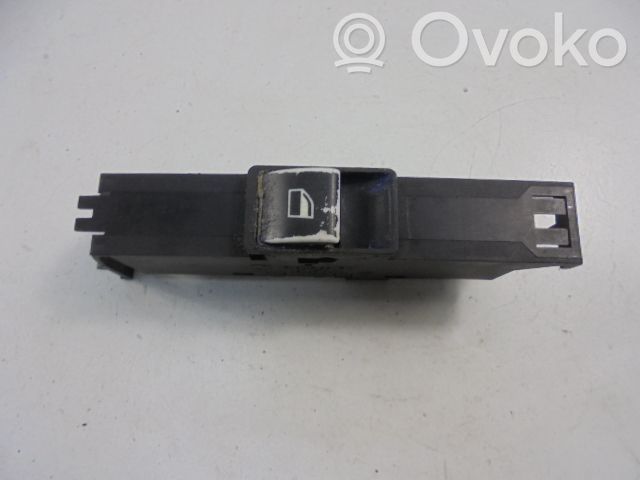 Electric window control switch   8381511,8381511