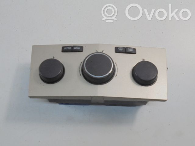 Opel Astra H Air conditioning/heating control unit 
