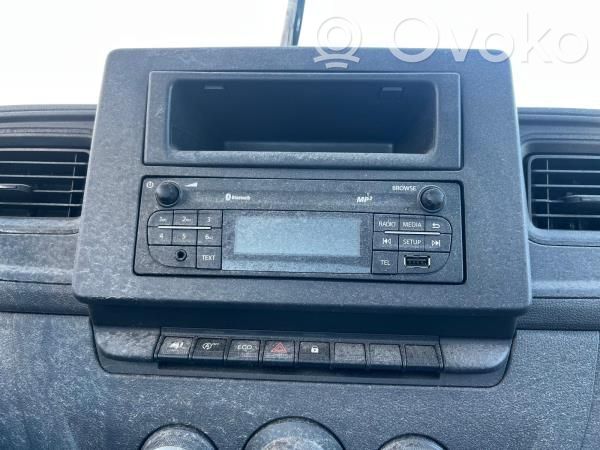 Radio / CD-Player / DVD-Player / Navigation