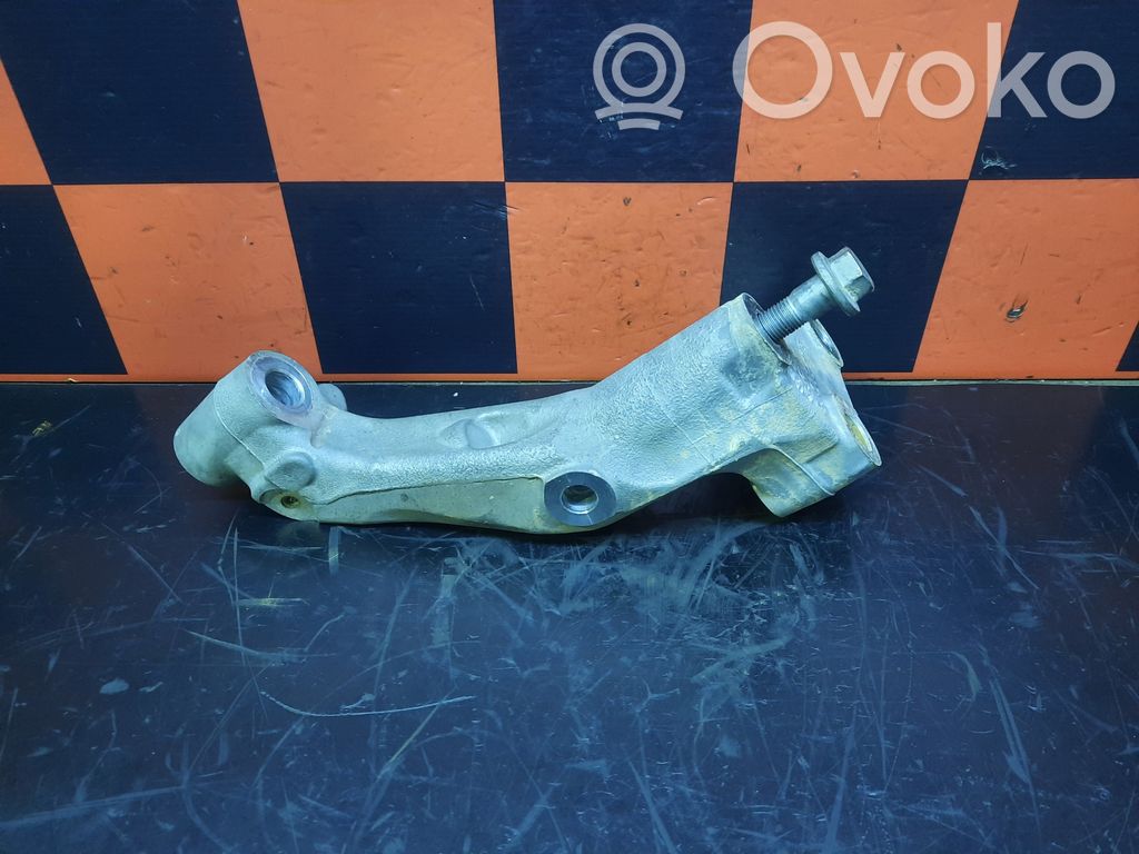 Toyota ProAce City Engine mount bracket 