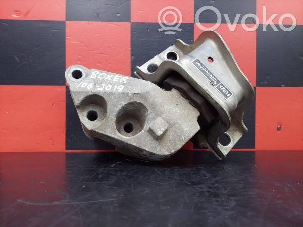 Engine mount bracket   1358086080,1343242080,1607759180,182133,182136