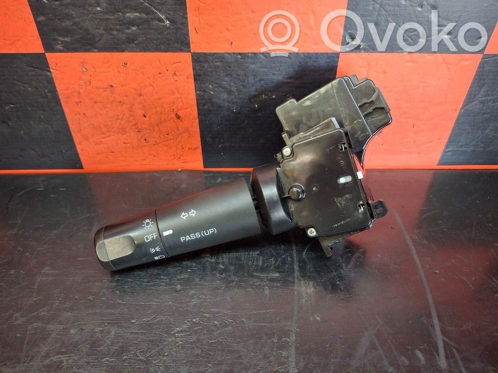 Light switch   MK645548