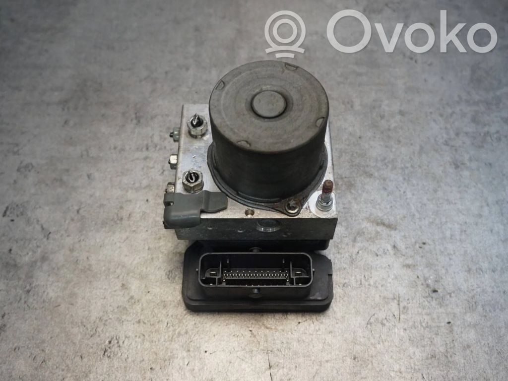 Toyota Avensis T270 ABS Pump 