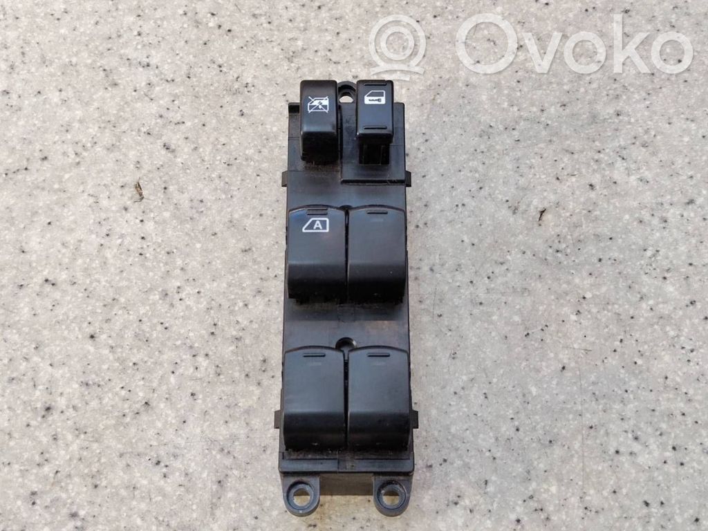 Subaru Forester SH Electric window control switch 