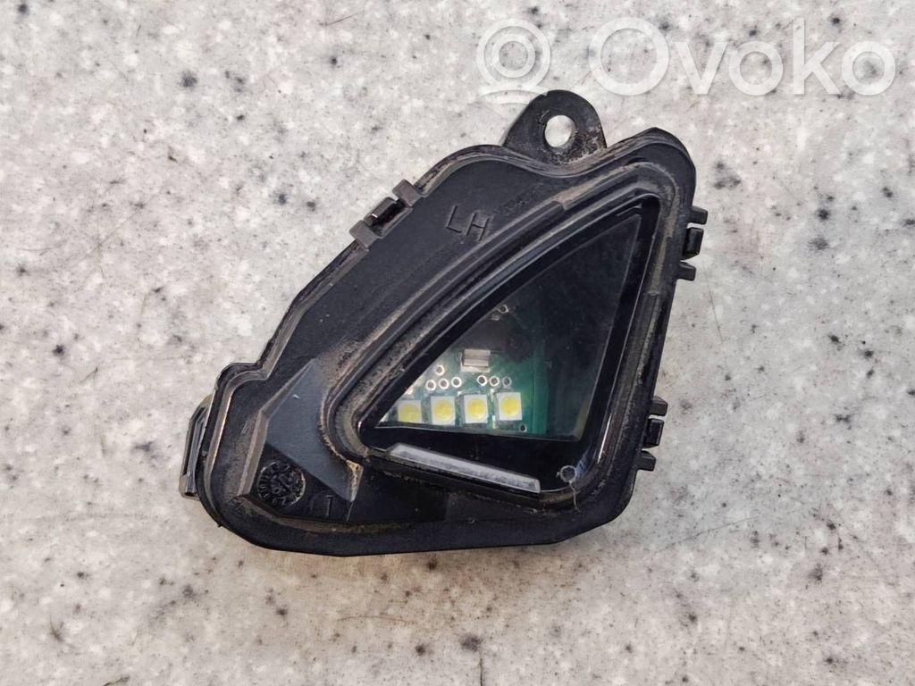 Skoda Superb B8 (3V) Element lusterka bocznego drzwi przednich 
