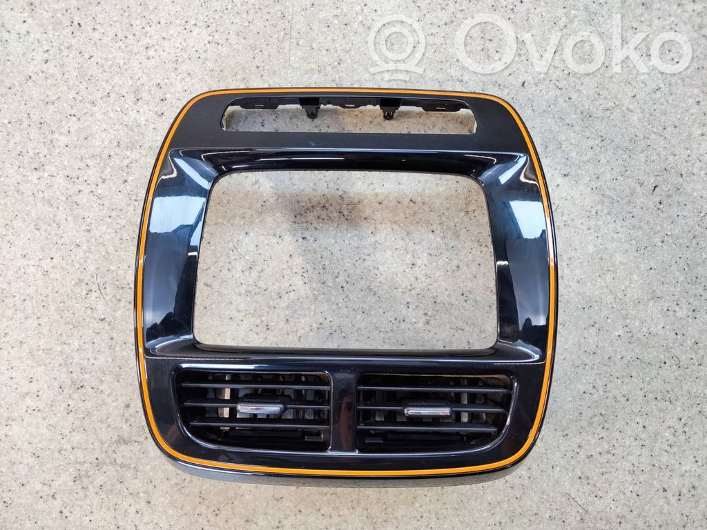 Dacia Spring Lango oro grotelės 