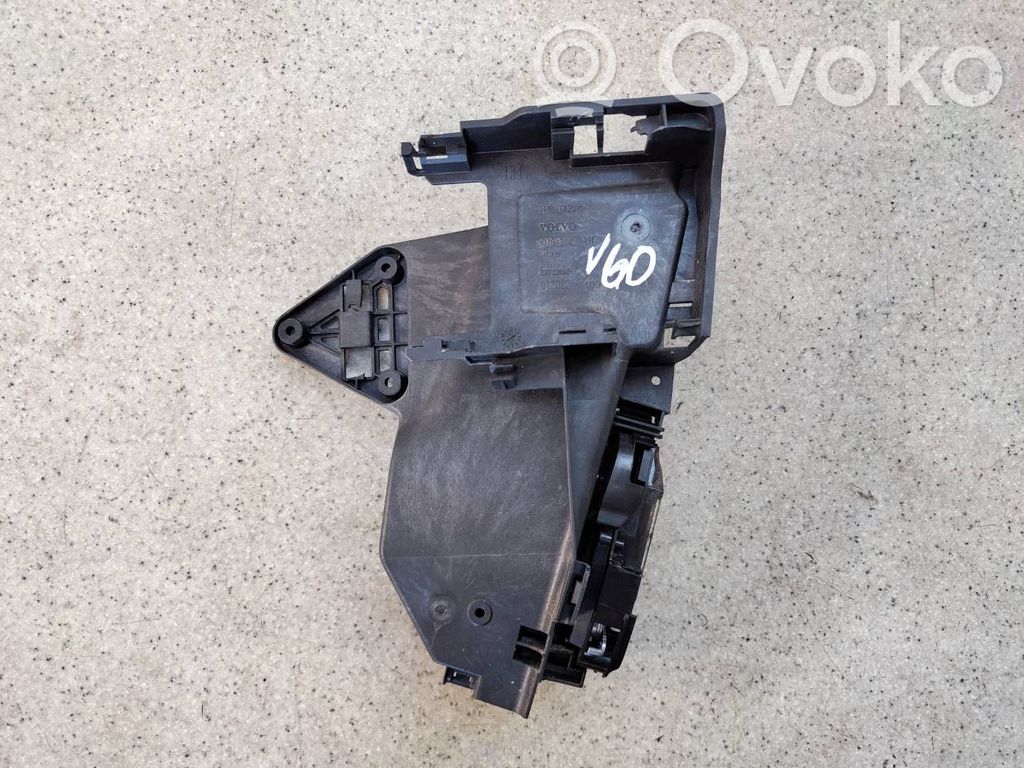 Volvo V60 Serratura portiera anteriore 