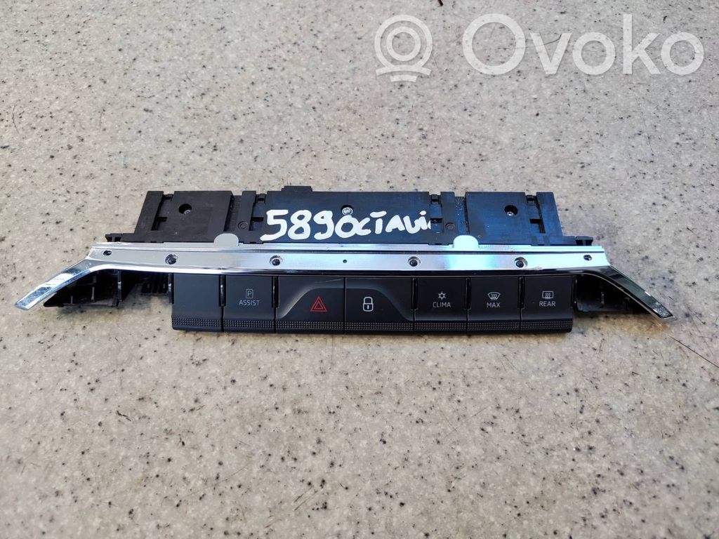 Skoda Octavia Mk4 Botón interruptor de luz de peligro 
