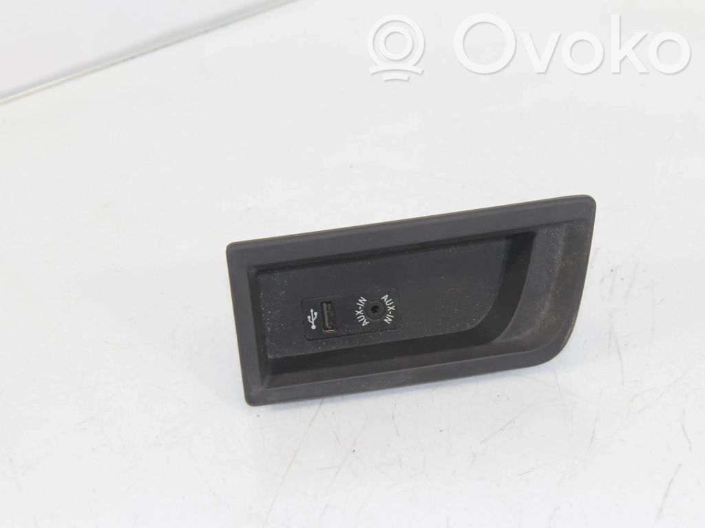 BMW 3 F30 F35 F31 USB socket connector 