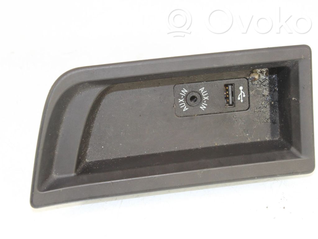 BMW 3 F30 F35 F31 USB socket connector 