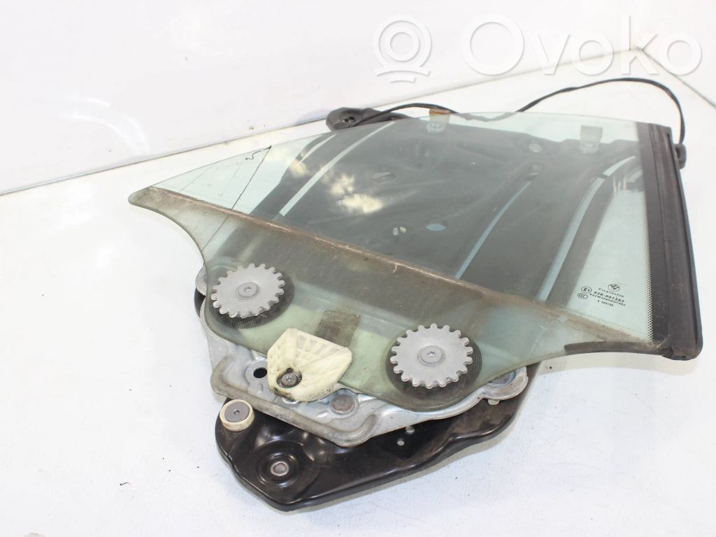 BMW 1 E82 E88 Elektryczny podnośnik szyby drzwi tylnych 
