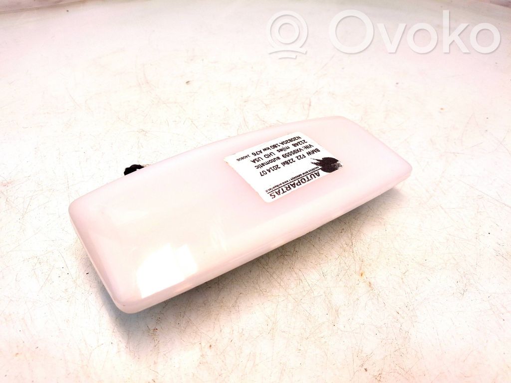BMW 2 F22 F23 Luz del asiento trasero 