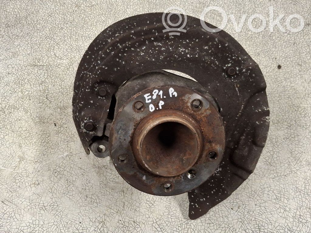 BMW 1 E81 E87 Front wheel hub 