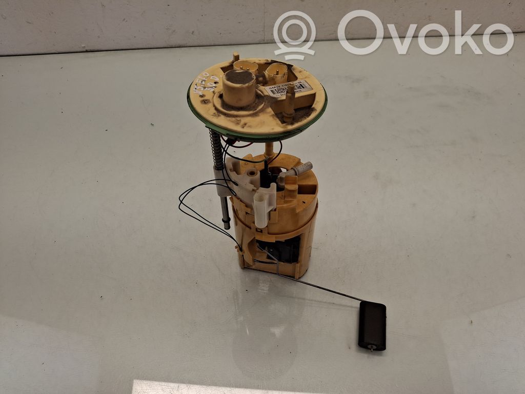 BMW X5 E70 Bomba interna de combustible 