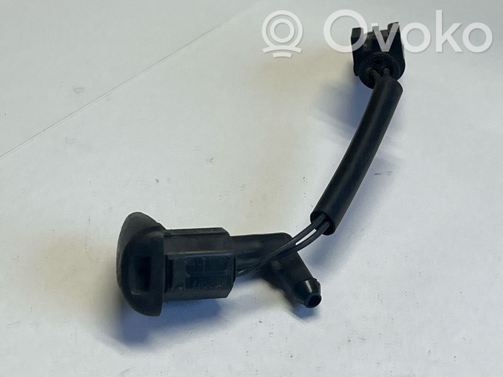 BMW 5 E60 E61 Windshield washer spray nozzle 