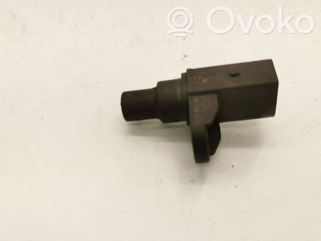 BMW 5 E39 Camshaft position sensor 
