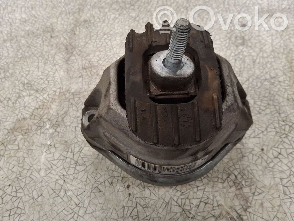 BMW 5 E60 E61 Dzinēja spilvens 