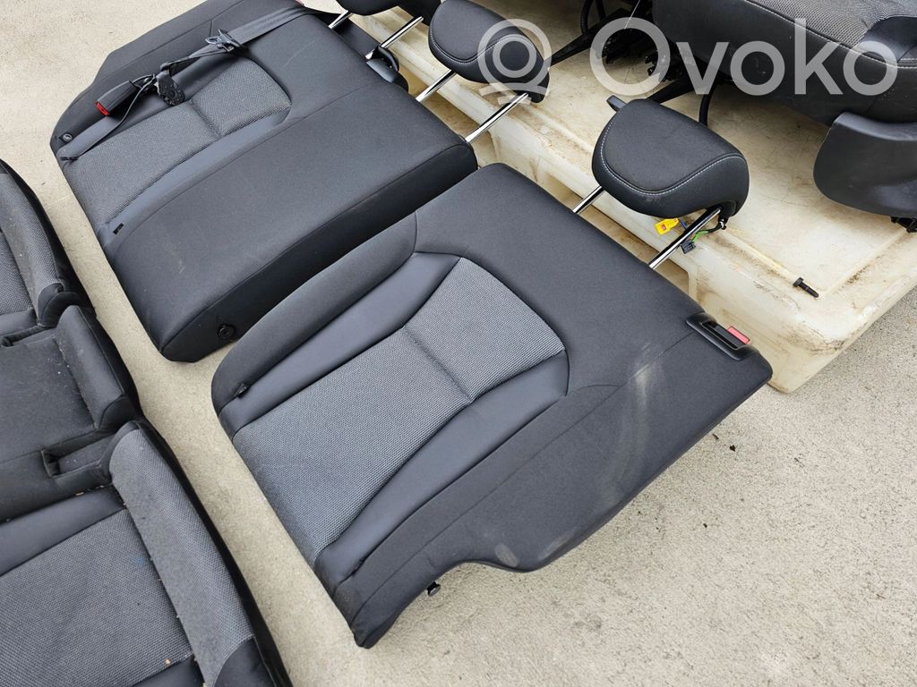 Sitze komplett   8X4