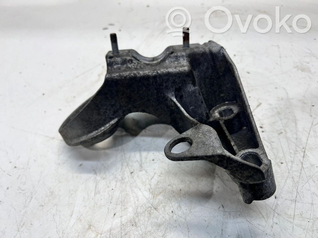 Engine mount bracket   8E0199351M,8E0199351M