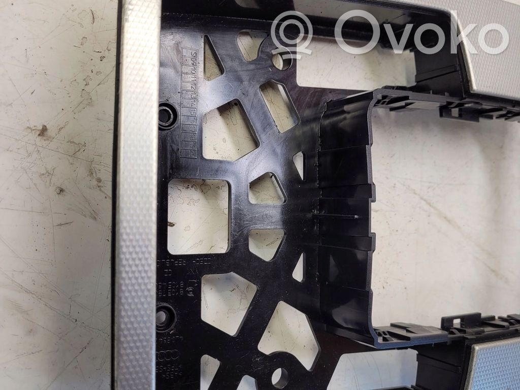 Audi Q7 4L Center console 