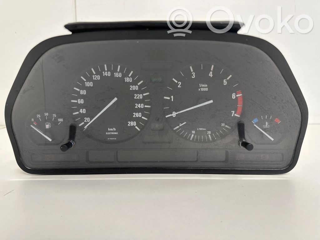 Speedometer (instrument cluster)   8364749,993558181,E11097252