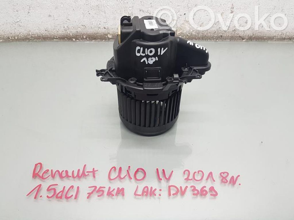 Renault Clio IV Lämmittimen puhallin 
