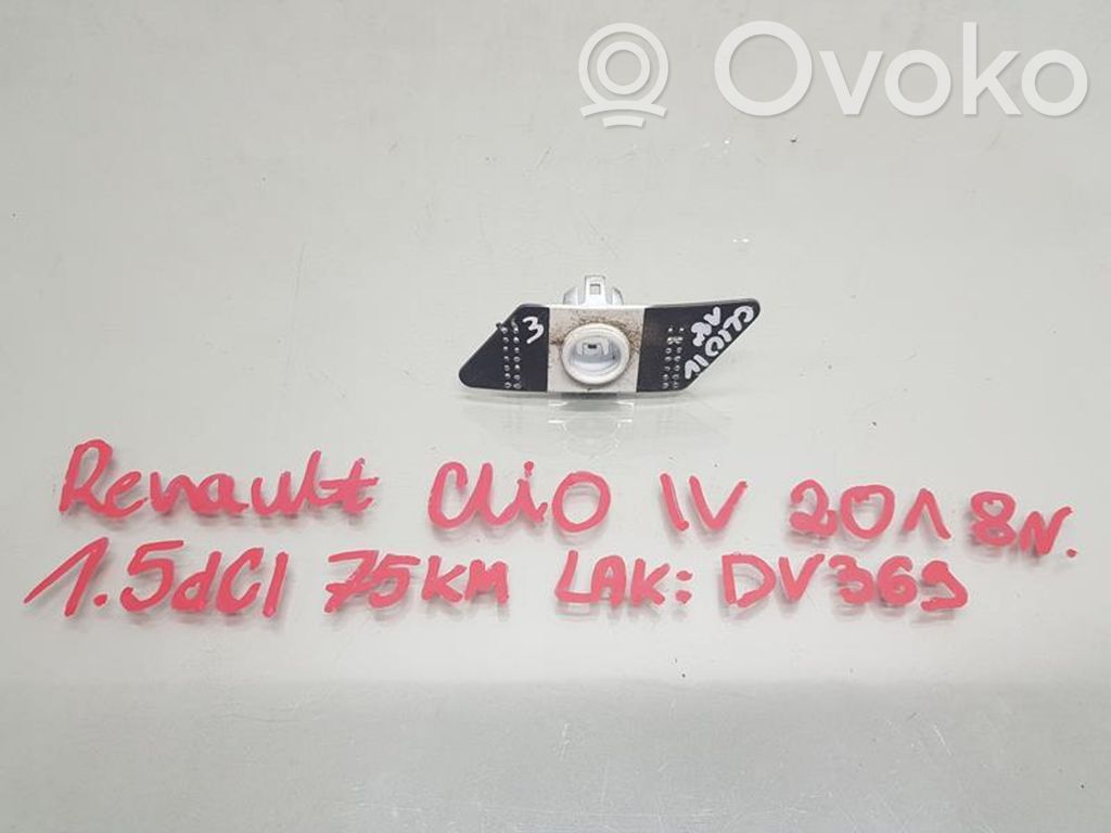 Renault Clio IV Uchwyt / Mocowanie zderzaka tylnego 