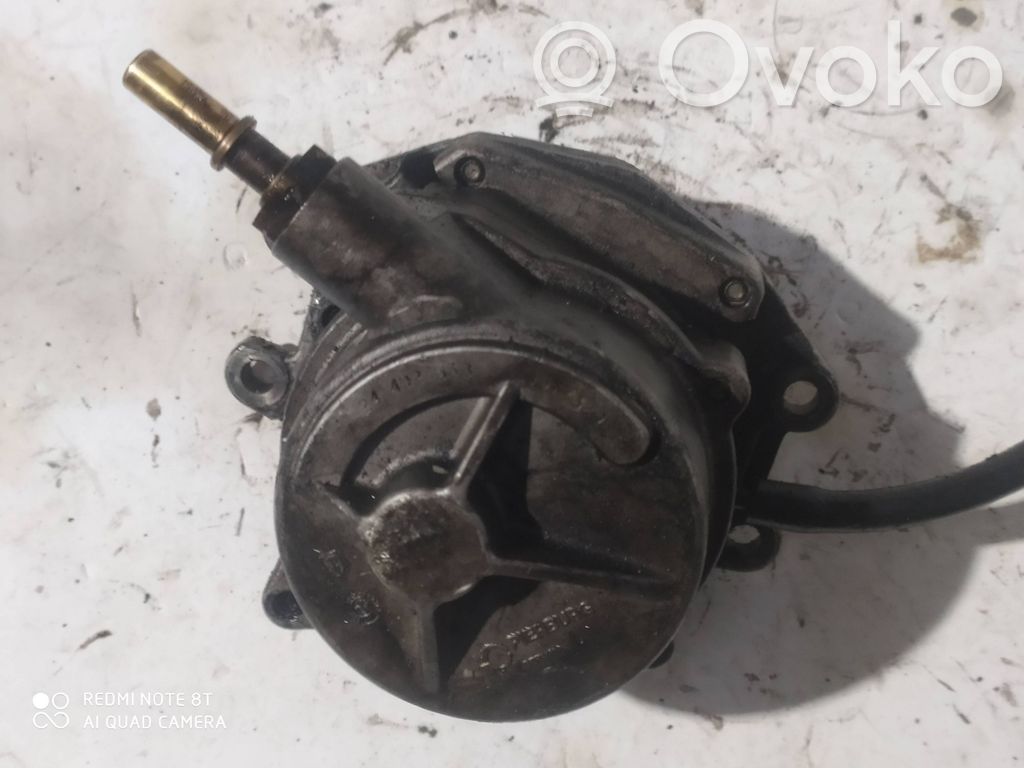 Opel Omega B2 Pompa podciśnienia 