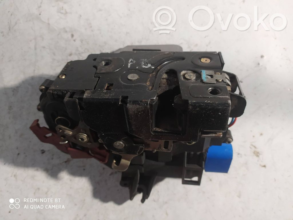 Audi A3 S3 8P Front door lock 