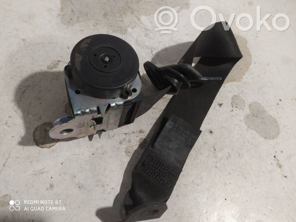 Opel Astra H Cinturón trasero 