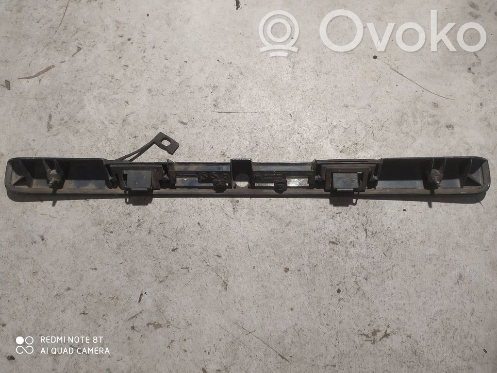 Éclairage de plaque d'immatriculation   8D9827576