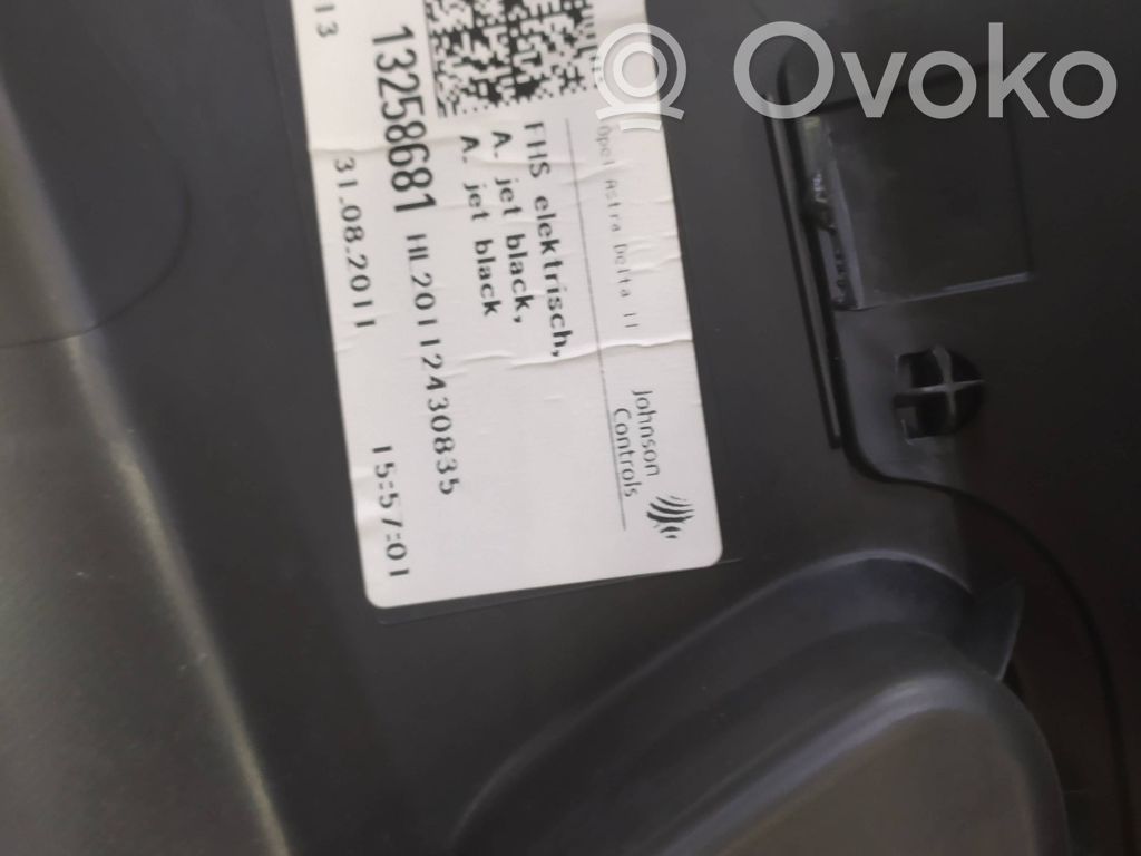 Opel Astra J Boczki / Poszycie drzwi przednich 