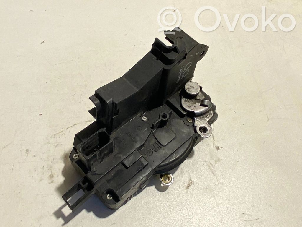 Opel Vectra C Front door lock 