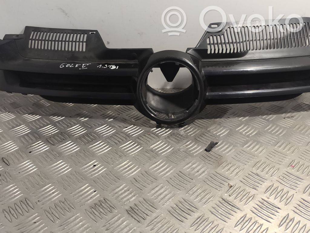 Volkswagen Golf V Rejilla superior del radiador del parachoques delantero 