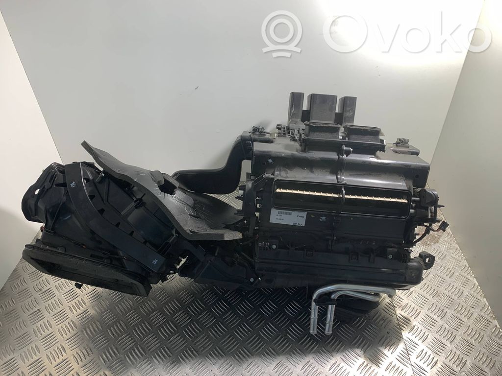 Audi Q7 4M Ansaugstutzen Lufteinlass 