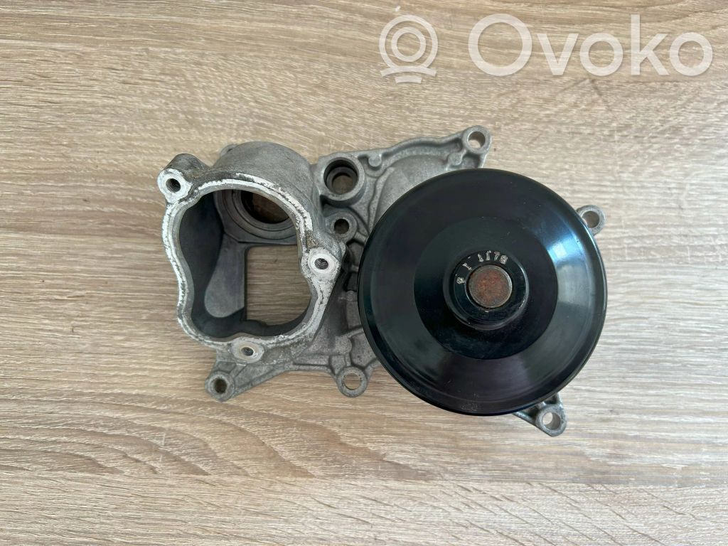 BMW 5 F10 F11 Pompa dell’acqua 