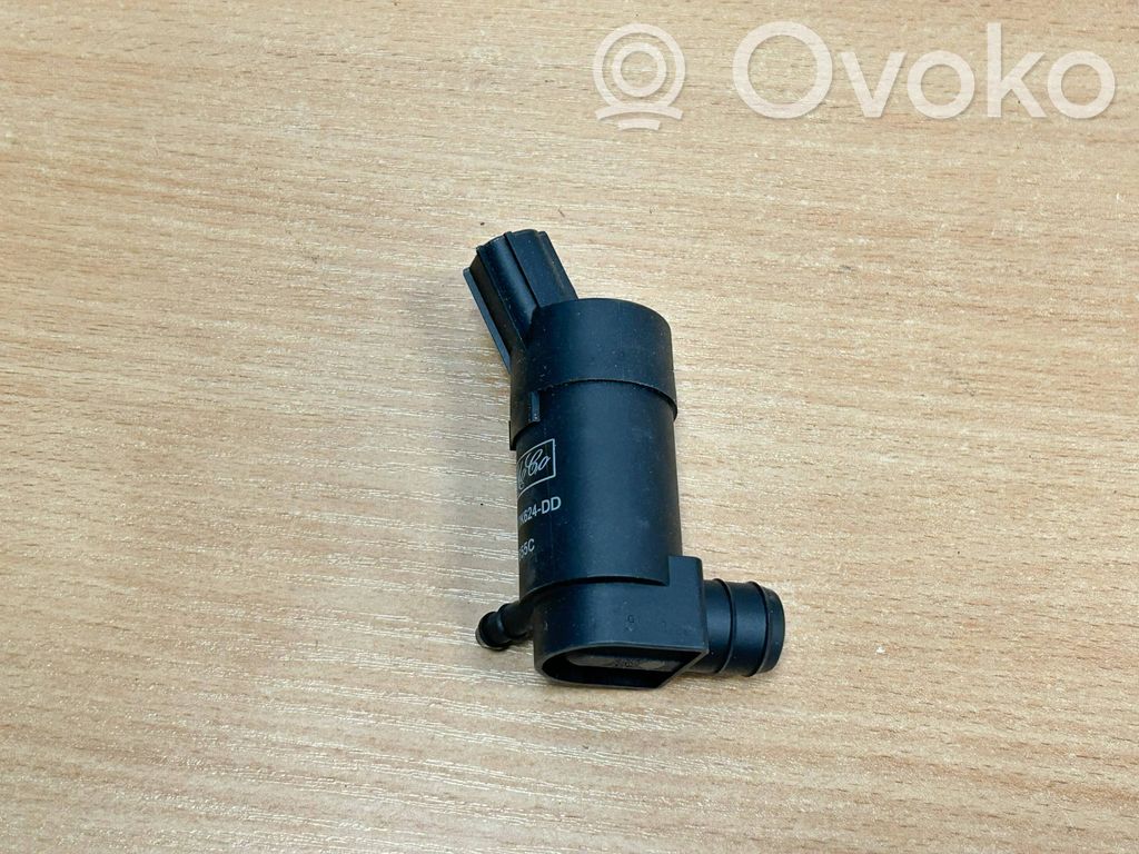 Ford Mondeo Mk III Windscreen/windshield washer pump 