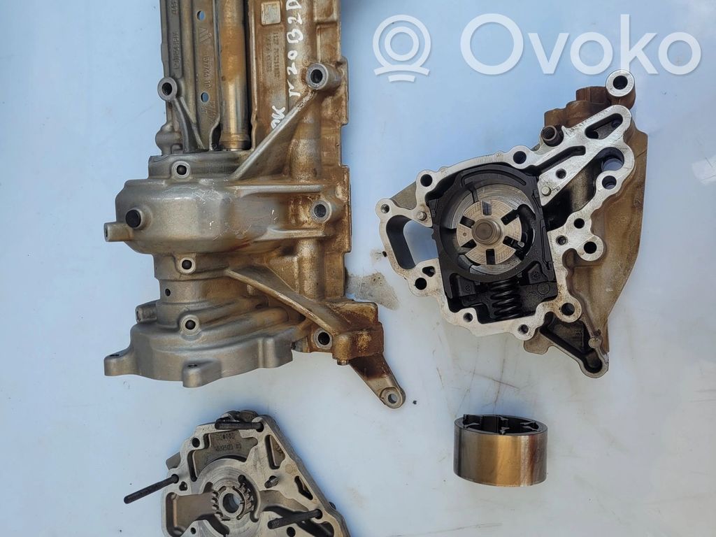 BMW 3 F30 F35 F31 Eļļas sūknis 
