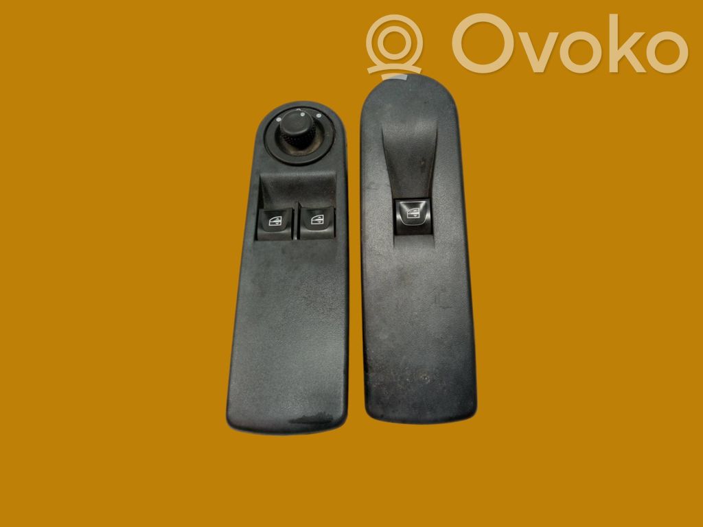 Renault Clio IV Interruptor de la ventanilla de ventilación 