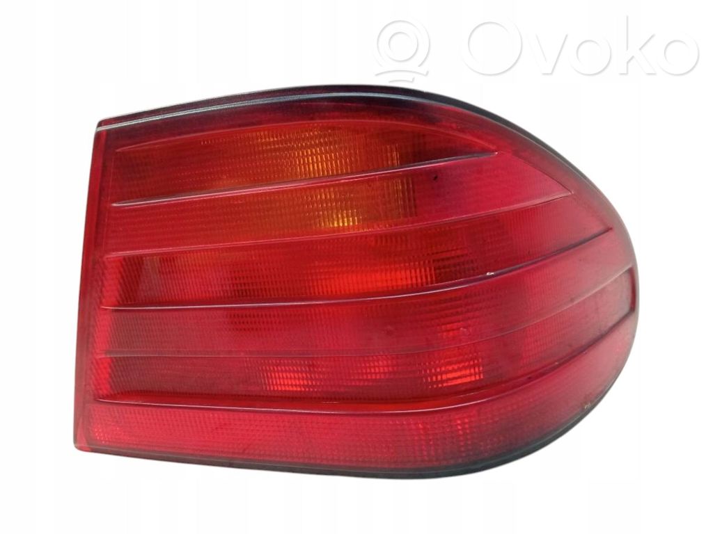 Mercedes-Benz E W210 Lampa tylna 
