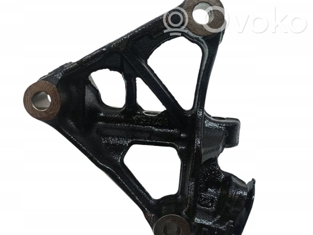 Toyota Yaris Kita variklio skyriaus detalė 