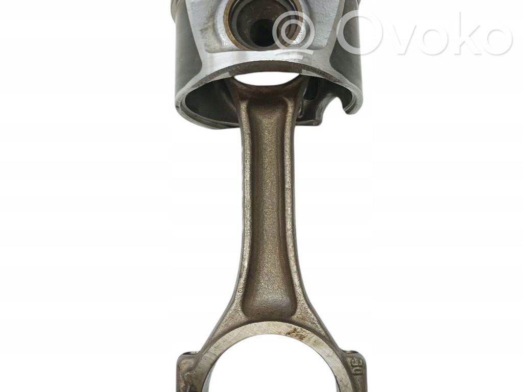 Volkswagen PASSAT B6 Piston with connecting rod 