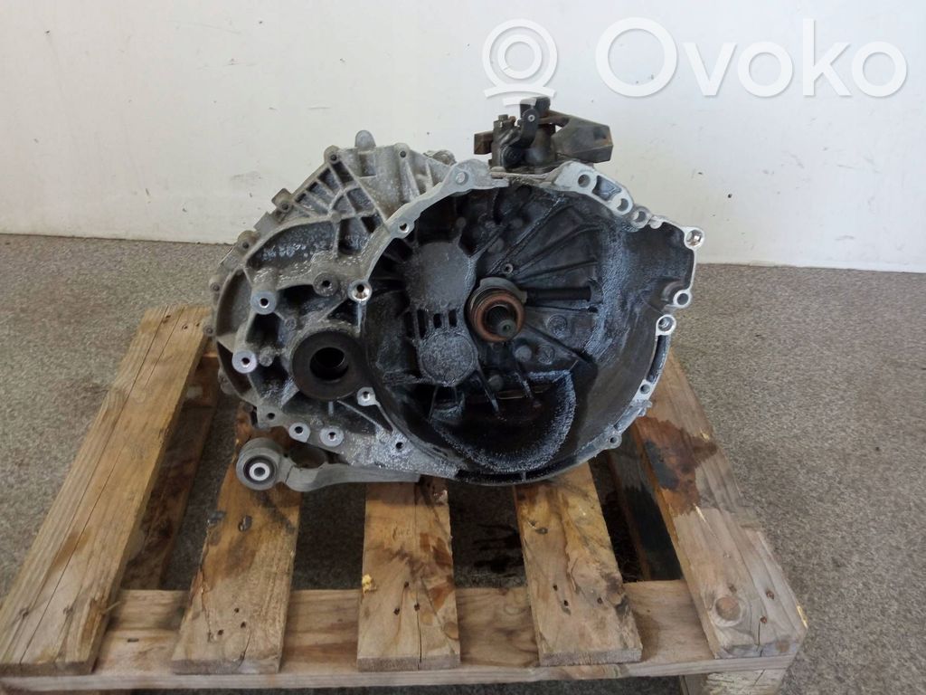 Manualna 5-biegowa skrzynia biegów   HU1R7002GEB