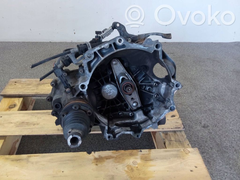 Volkswagen Fox Manual 5 speed gearbox 